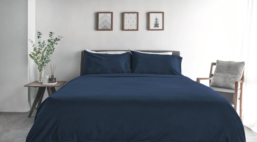 Luxury Egyptian Cotton Sheet Set | Navy Blue, King bed – folded view