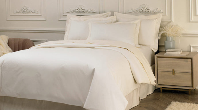 
        Ivory
       / Luxury Egyptian Cotton Sheet Set, Quilt Cover & Pillowcases
